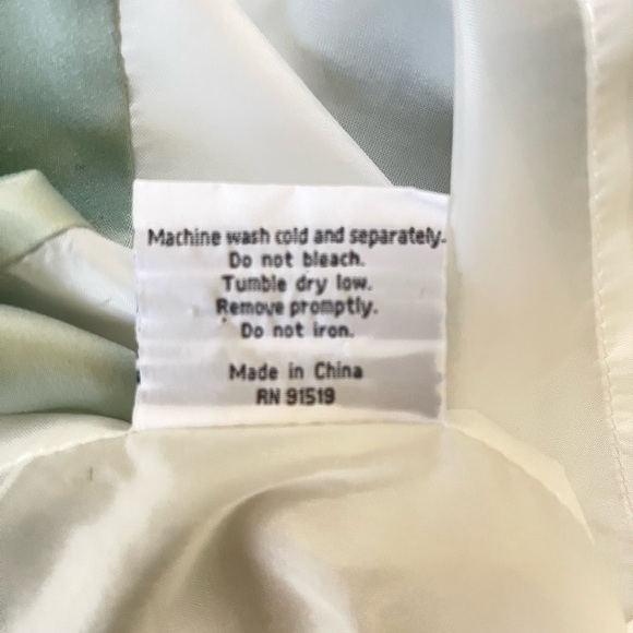 Dust Ruffle size 60”x80”+15” - Picture 7 of 7